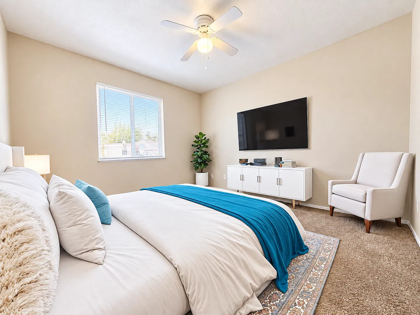 Updated 2-Bedroom Apartment | In-Unit Washer & Dryer, Fenced Yard & Convenient Location! — Photo 2
