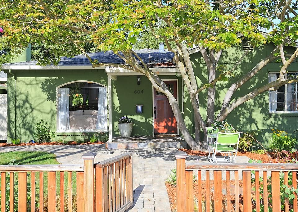 1st image of 604 Mariposa Ave