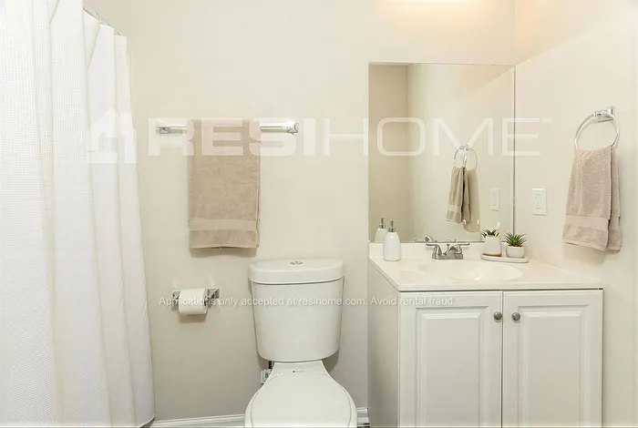 135 Chaucer Ln — Photo 12