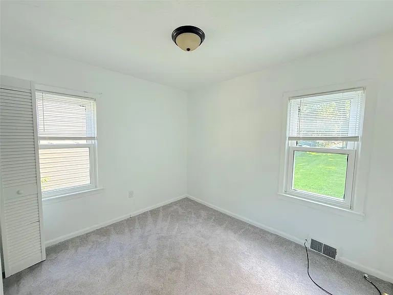 21212 Rensselaer St — Photo 6
