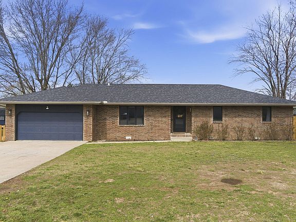 2nd image of 1405 Hereford Drive