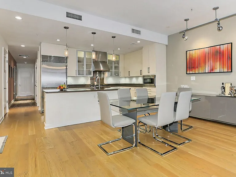 1700 Clarendon Blvd #123 — Photo 12