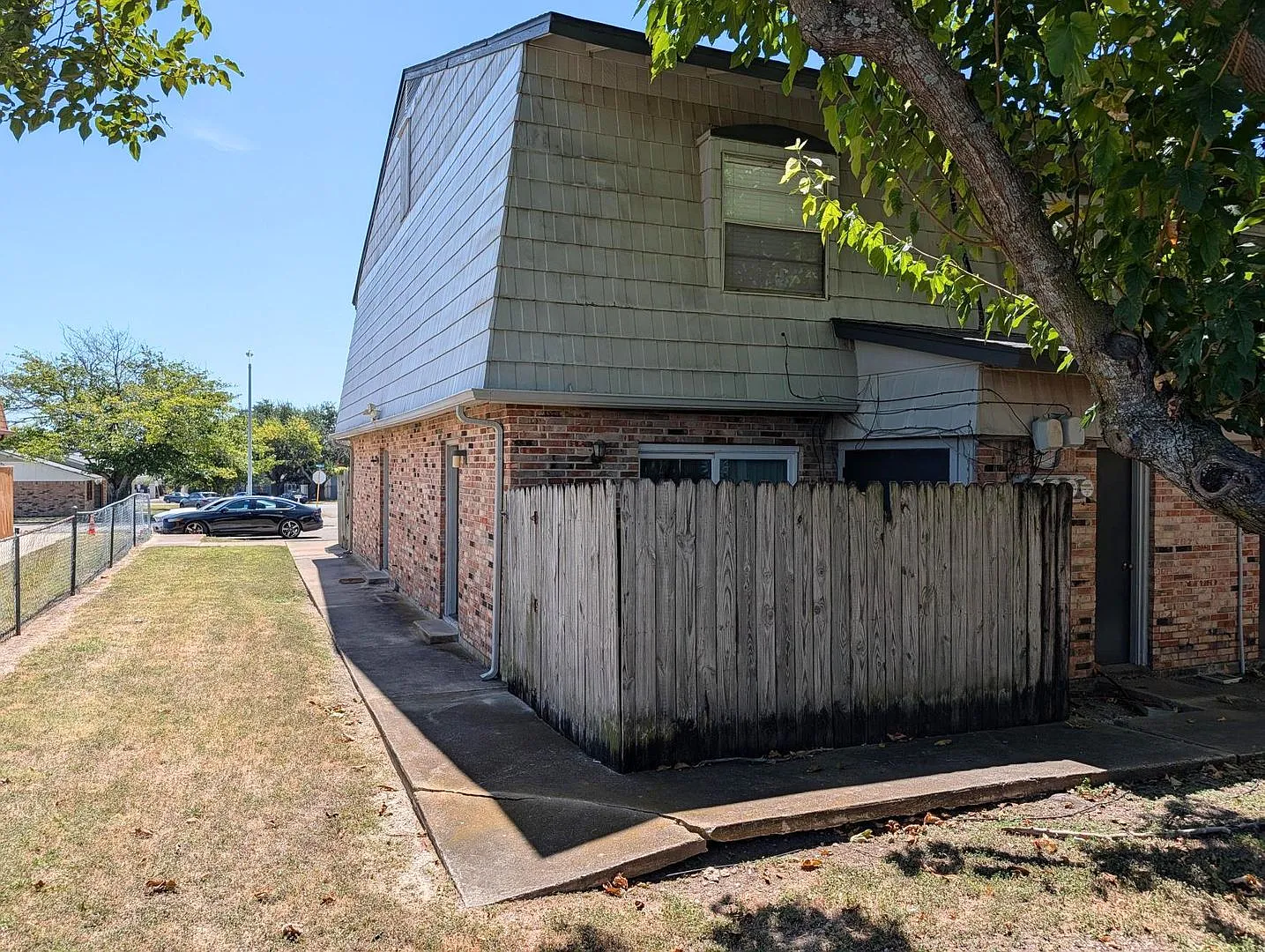 1303 Wales — Photo 4