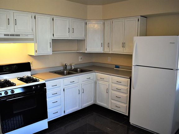 2nd image of 701 Cherryvale Dr