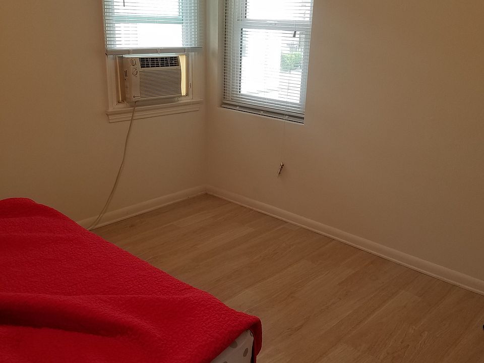 1st image of 412 1/2 E Palmer Ave