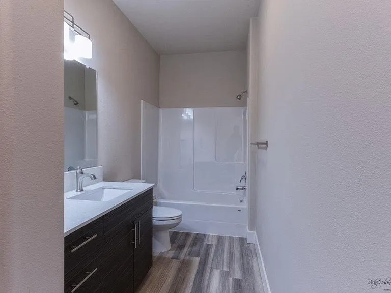 Andresen Lofts — Photo 2