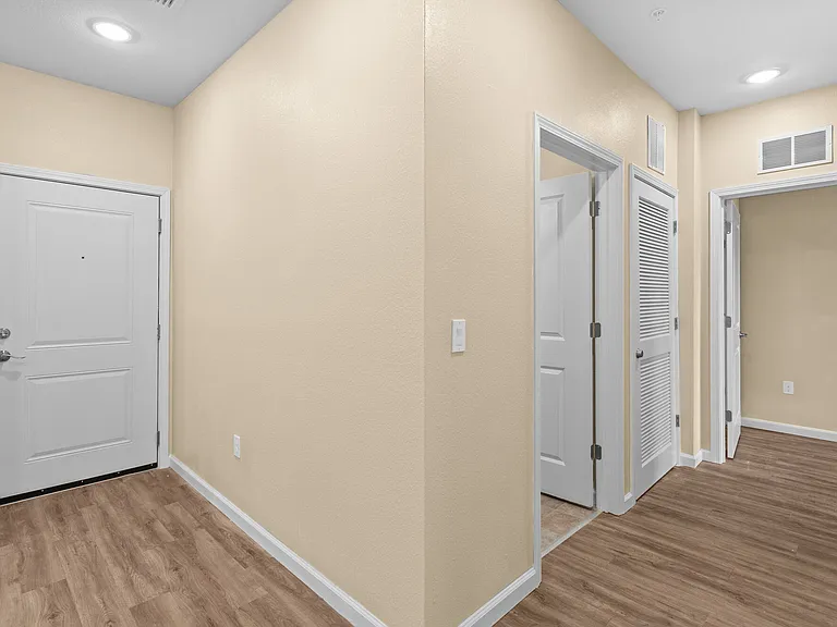 Jackson Forest Apartments — Photo 12