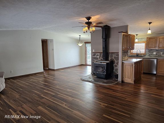 5th image of 16475 Baldwin Rd