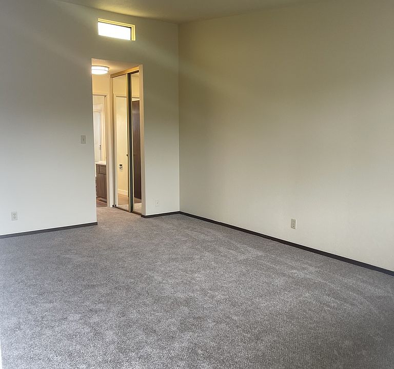 2nd image of 232 Brosnan Ct