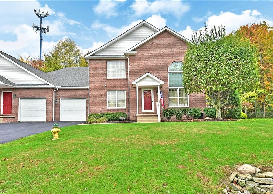 1st image of 605 Turnberry Ct NE