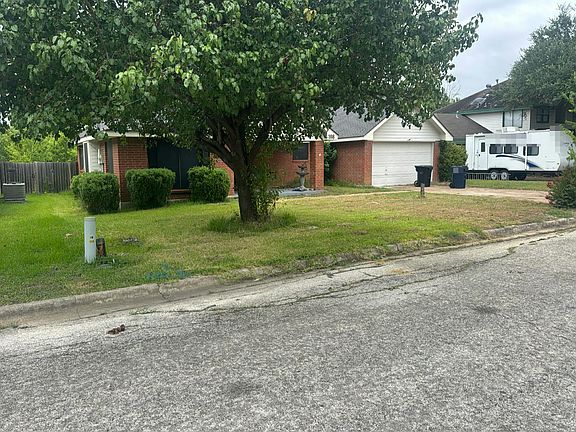 3rd image of 108 Creekside Dr