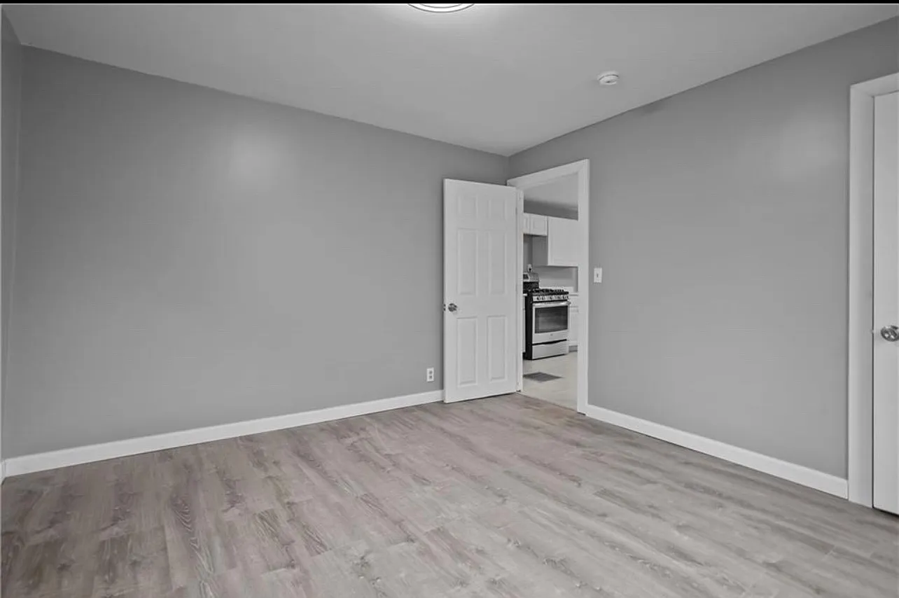 382 River St — Photo 3