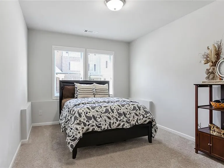 1319 Kingston Trl — Photo 6