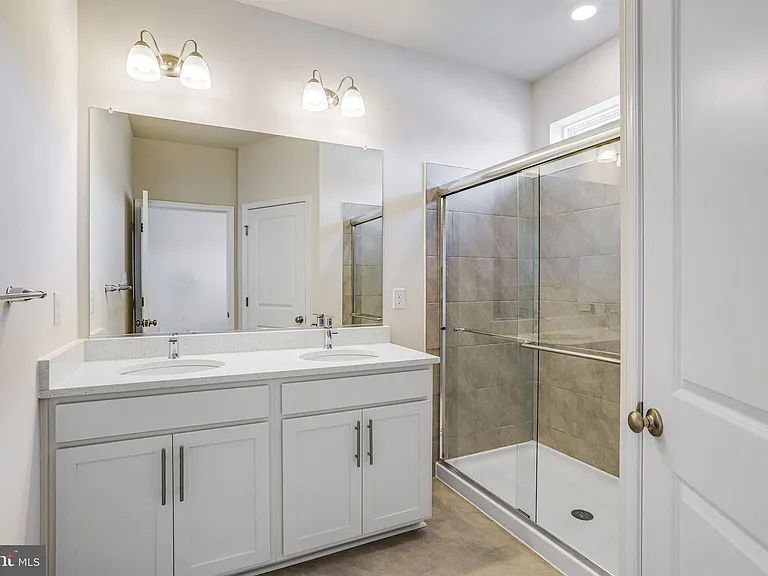 385 Ensemble Way — Photo 21