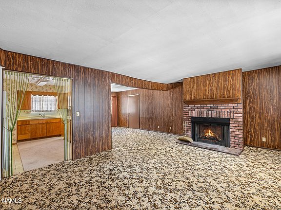 3rd image of 1030 E Chalet Pl