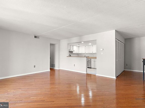 5th image of 1403 Shallcross Ave #202-A12
