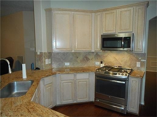 3rd image of 1089 Elizabeth Ln