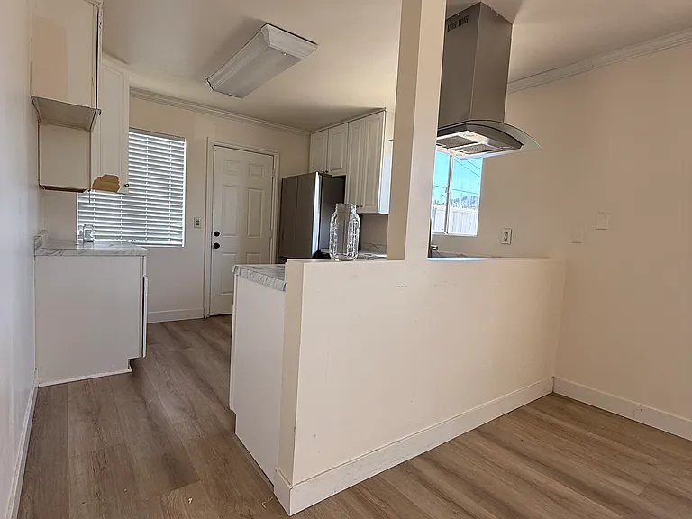 308 E Airport Ave #B — Photo 2