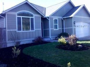 2436 Mountain River Dr, Lebanon, OR 97355