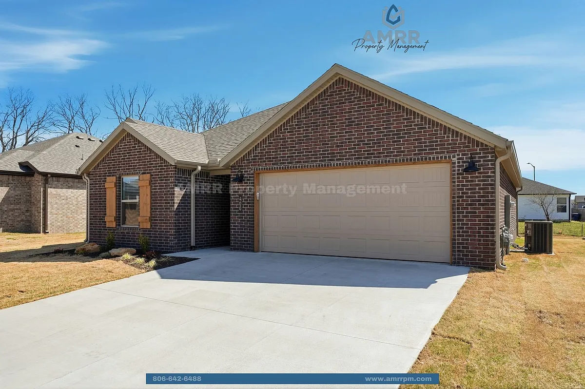 Building Photo - 400 Cattleman Ln