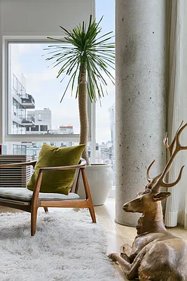Sold by Compass | media 10