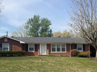 333 Woodland Circle Dr, Scottsville, KY 42164