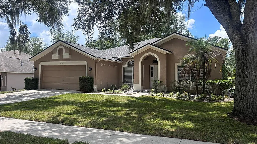3 bed, 2.0 bath, 2282 sqft, $3,200 — Photo 2