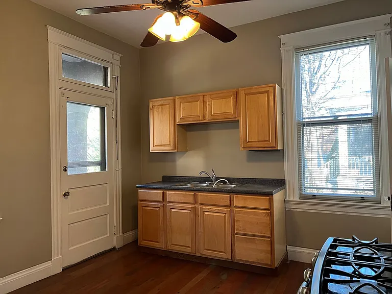 2102 Maryland Ave — Photo 10