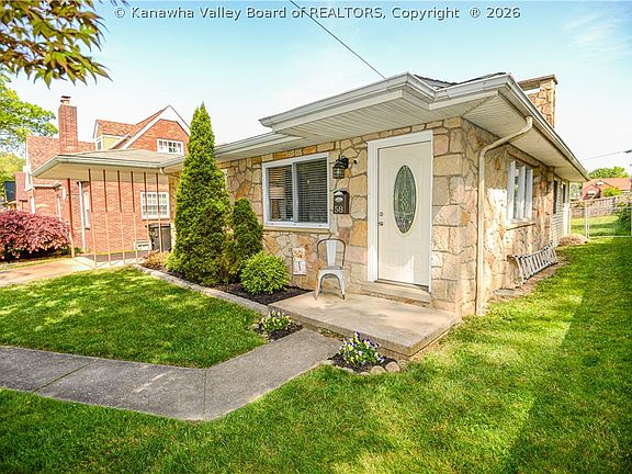 3rd image of 58 9th Ave