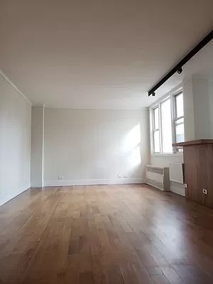1st image of 200 E 30th St APT 8M