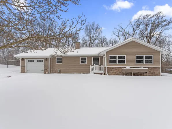 27887 Burmax Park, Dowagiac, MI 49047