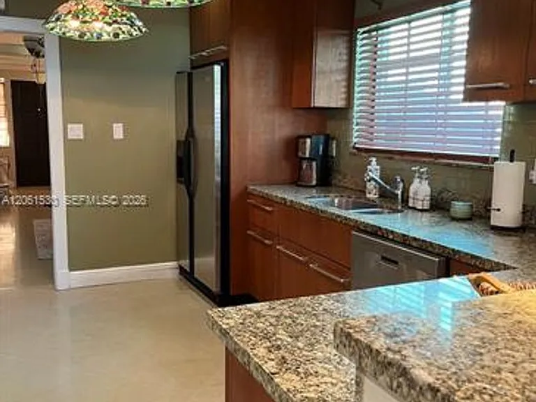 1029 SW 10th Ave #1029 — Photo 8