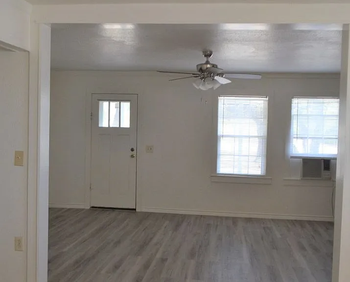 7601 FM 1690 — Photo 4