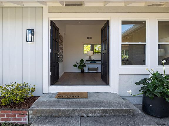 4th image of 511 Pennant Ct