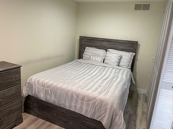 4th image of 330 N Jackson St APT 207