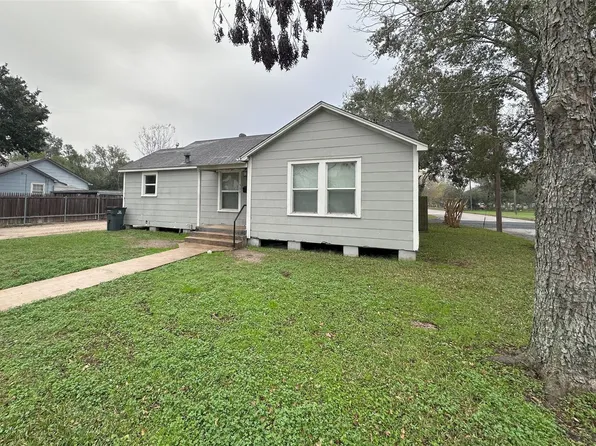 502 E Church St, El Campo, TX 77437