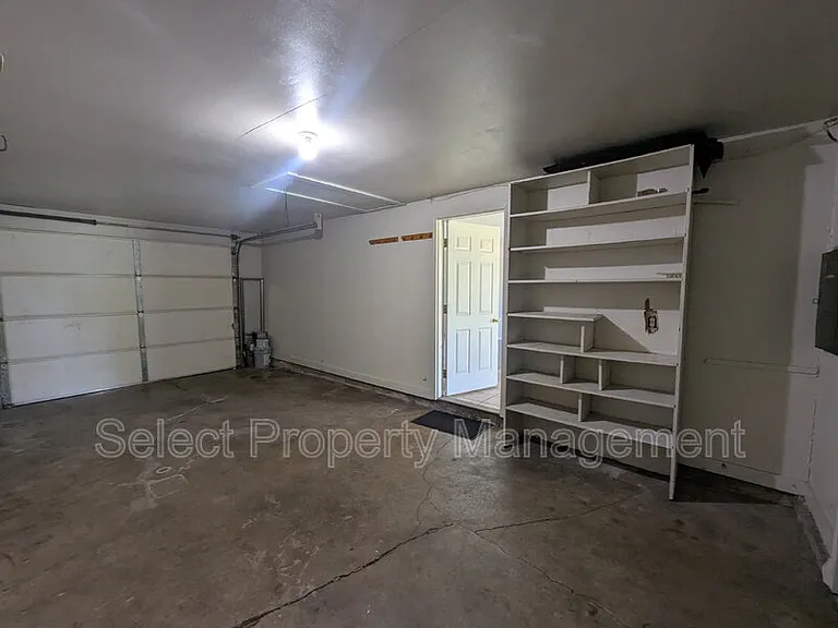 1419 Aberdeen Ln — Photo 8