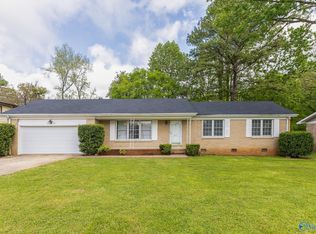 5015 Lori Cir NW, Huntsville, AL 35810