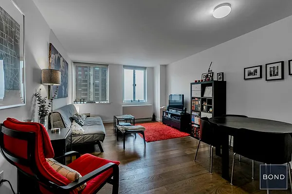 Rented by Bond New York | media 7