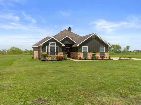 160 Grays Creek Cir, Ennis, TX 75119