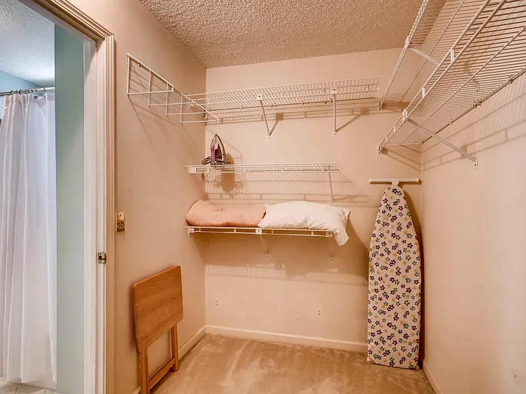 117 Southampton Ct — Photo 21