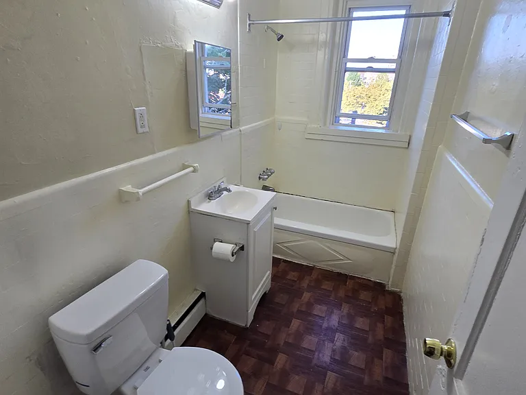 701 Howard Ave #4-3A — Photo 3