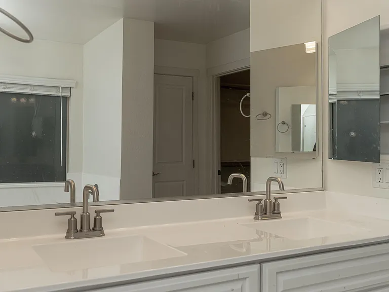 6018 W Hartford Ct — Photo 12