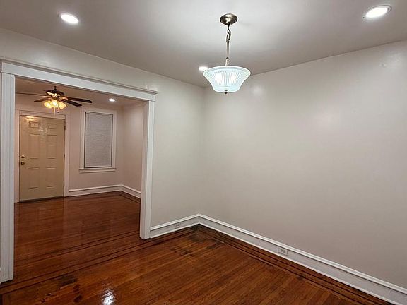 3rd image of 2142 Carver St
