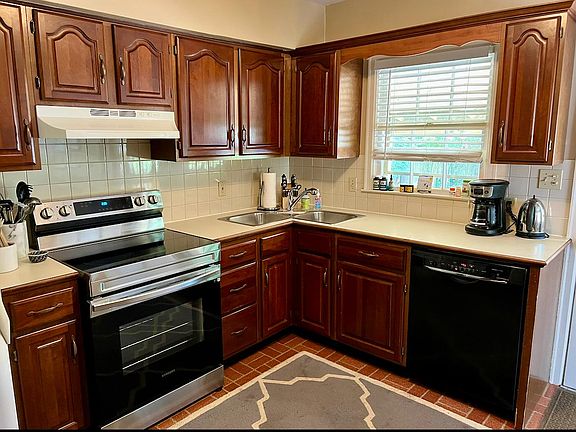 4th image of 217 Romany Rd