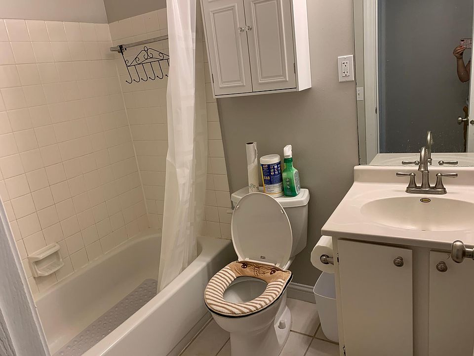 2nd image of 1697 Fulham St APT A