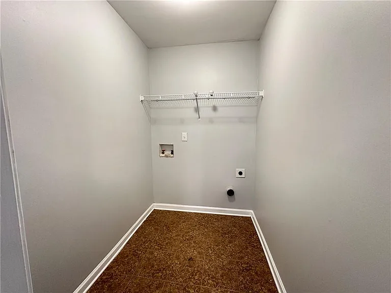 1129 Ida Woods Ct — Photo 15