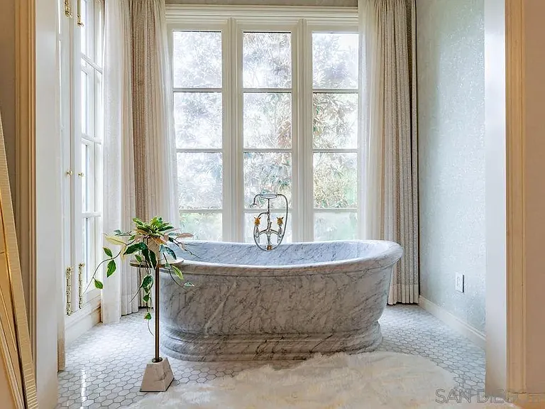 7007 Country Club Dr — Photo 53