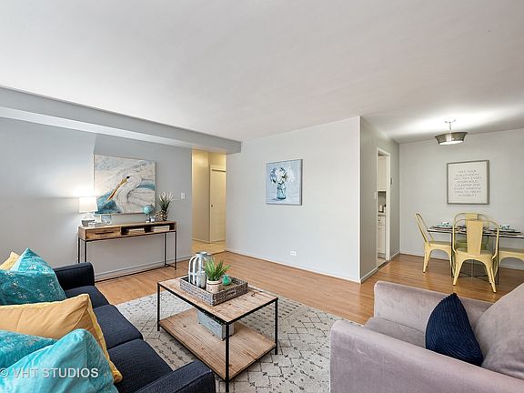 4th image of 3950 N Lake Shore Dr APT 1415C