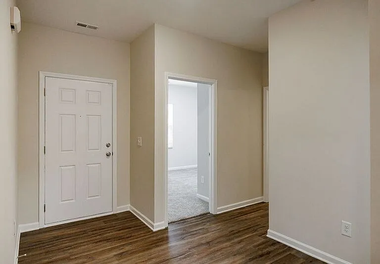 80 Forray Dr — Photo 2